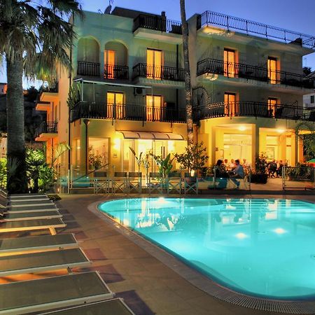 Hotel Casella Pietra Ligure Εξωτερικό φωτογραφία