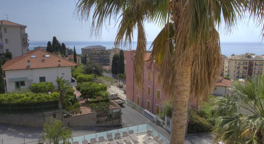 Hotel Casella Pietra Ligure Εξωτερικό φωτογραφία